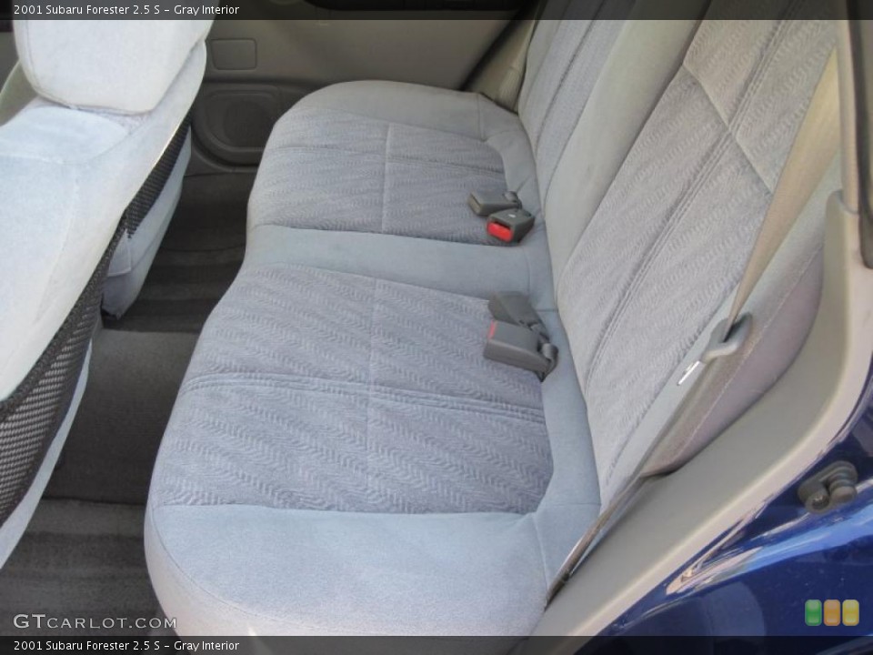 Gray Interior Photo for the 2001 Subaru Forester 2.5 S #42251138