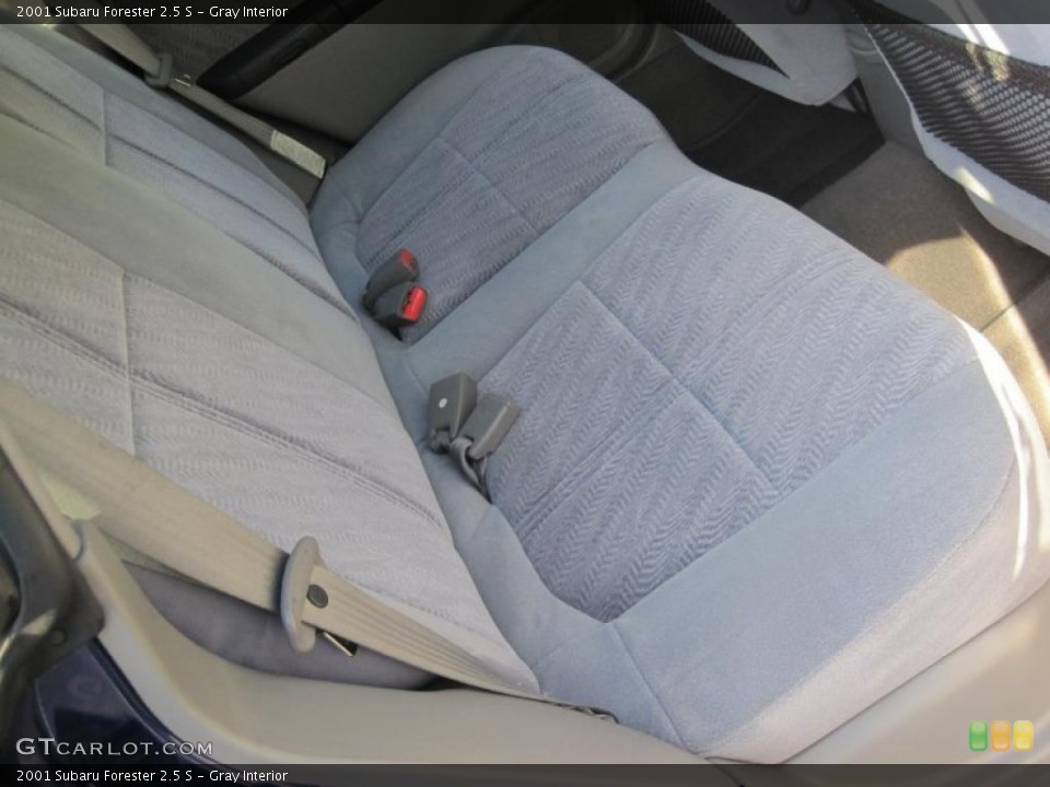 Gray Interior Photo for the 2001 Subaru Forester 2.5 S #42251174