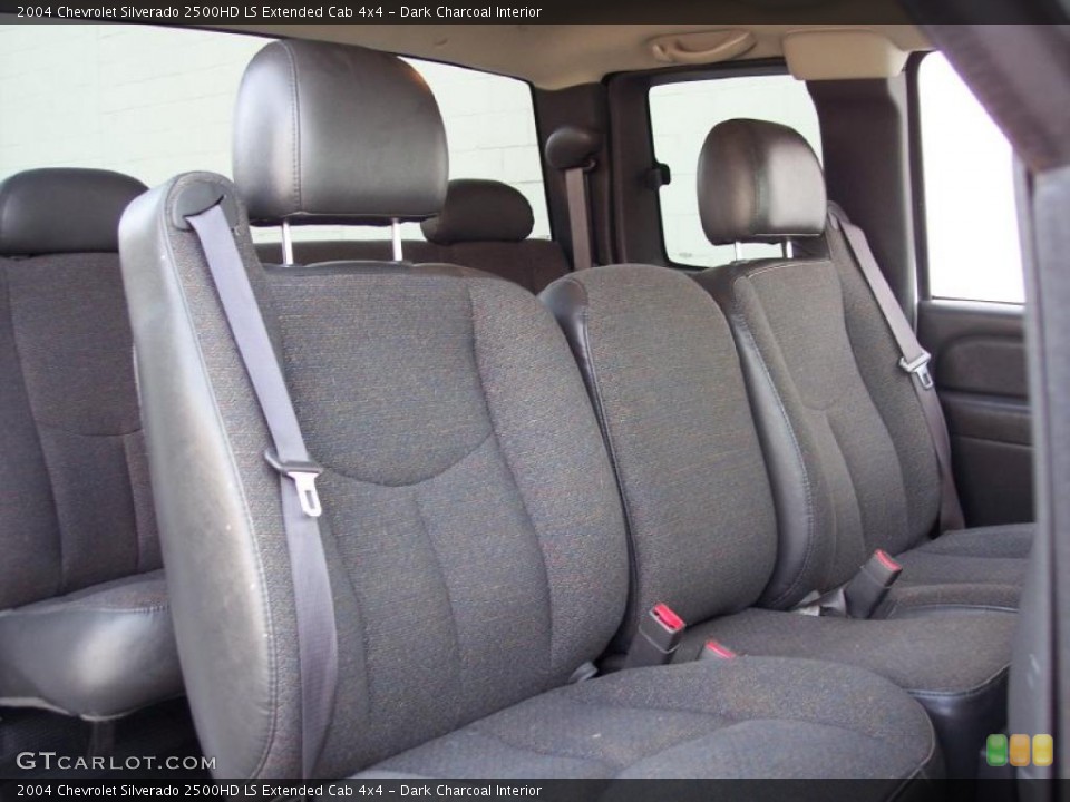 Dark Charcoal Interior Photo for the 2004 Chevrolet Silverado 2500HD LS Extended Cab 4x4 #42253070