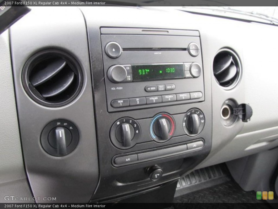 Medium Flint Interior Controls for the 2007 Ford F150 XL Regular Cab 4x4 #42255346