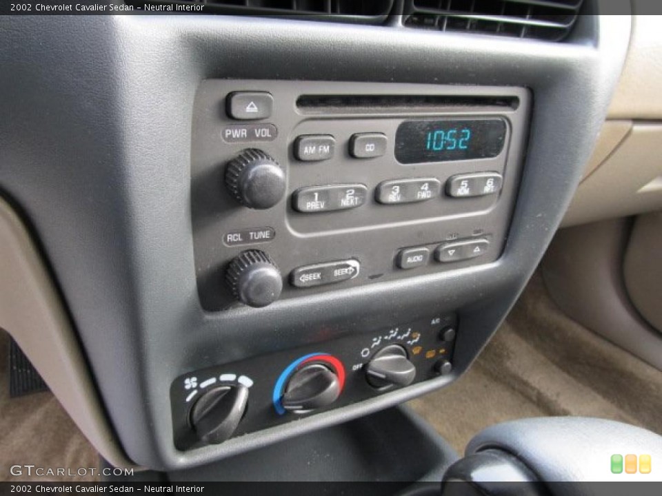 Neutral Interior Controls for the 2002 Chevrolet Cavalier Sedan #42256314