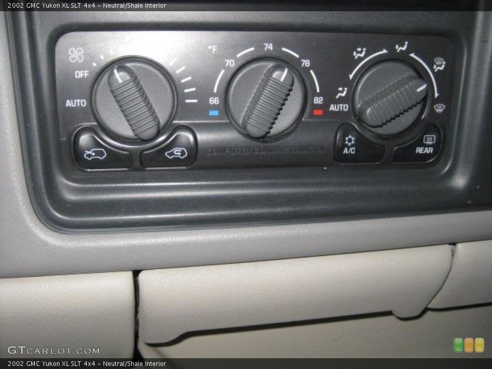 Neutral/Shale Interior Controls for the 2002 GMC Yukon XL SLT 4x4 #42257746