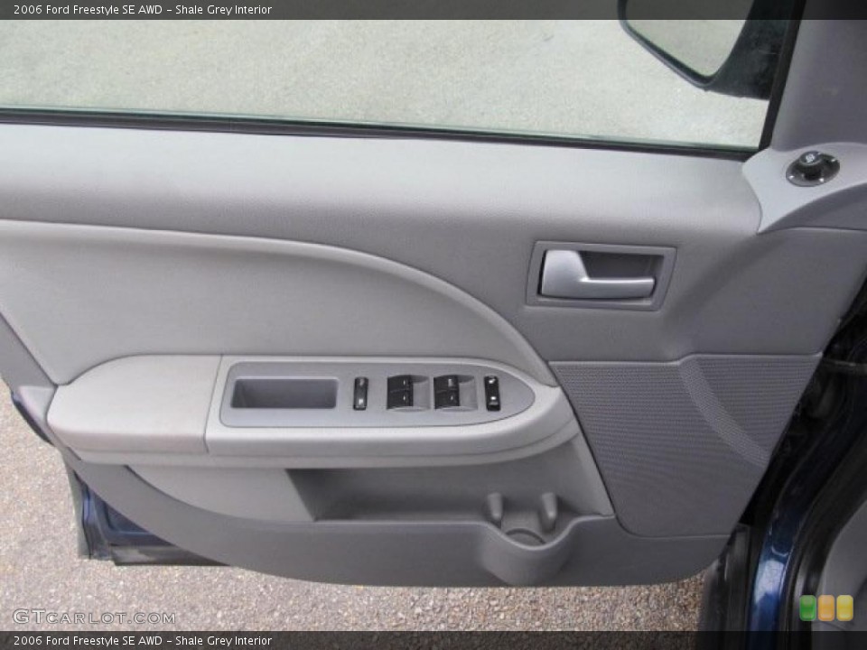 Shale Grey Interior Door Panel for the 2006 Ford Freestyle SE AWD #42272987