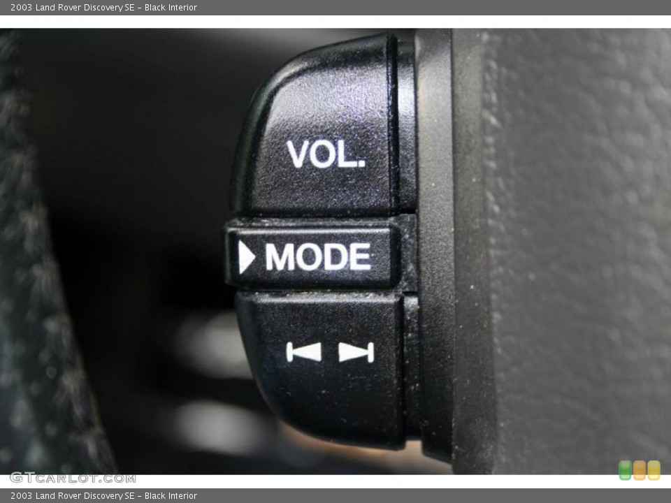 Black Interior Controls for the 2003 Land Rover Discovery SE #42279363