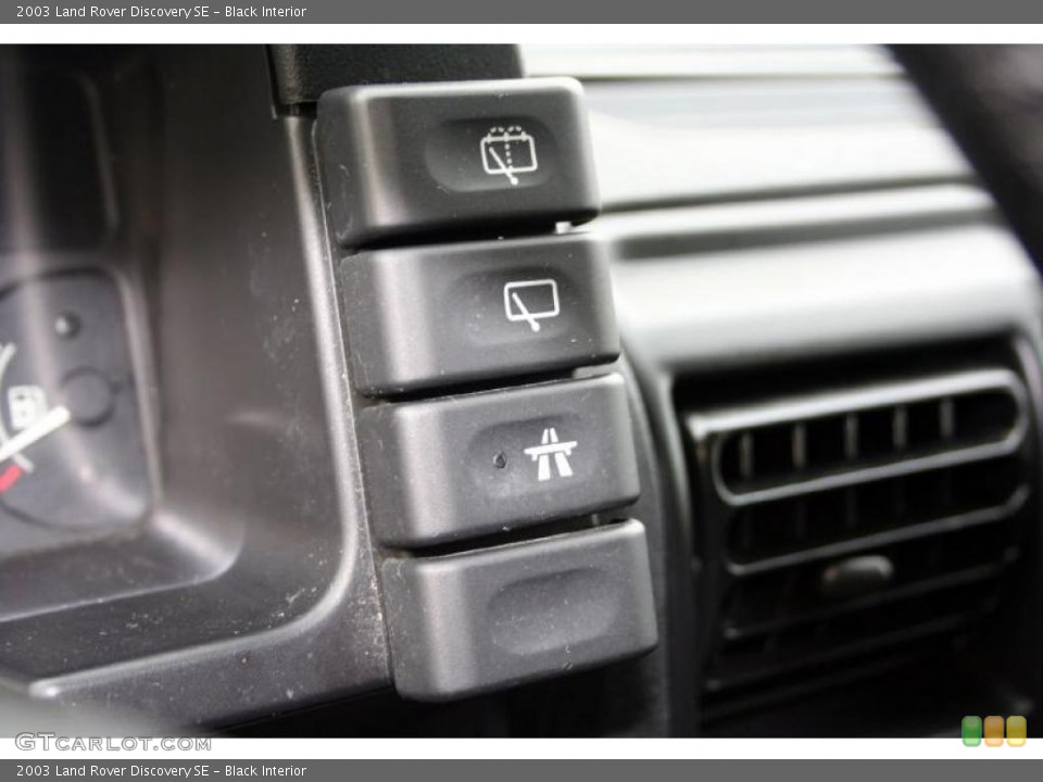 Black Interior Controls for the 2003 Land Rover Discovery SE #42279412
