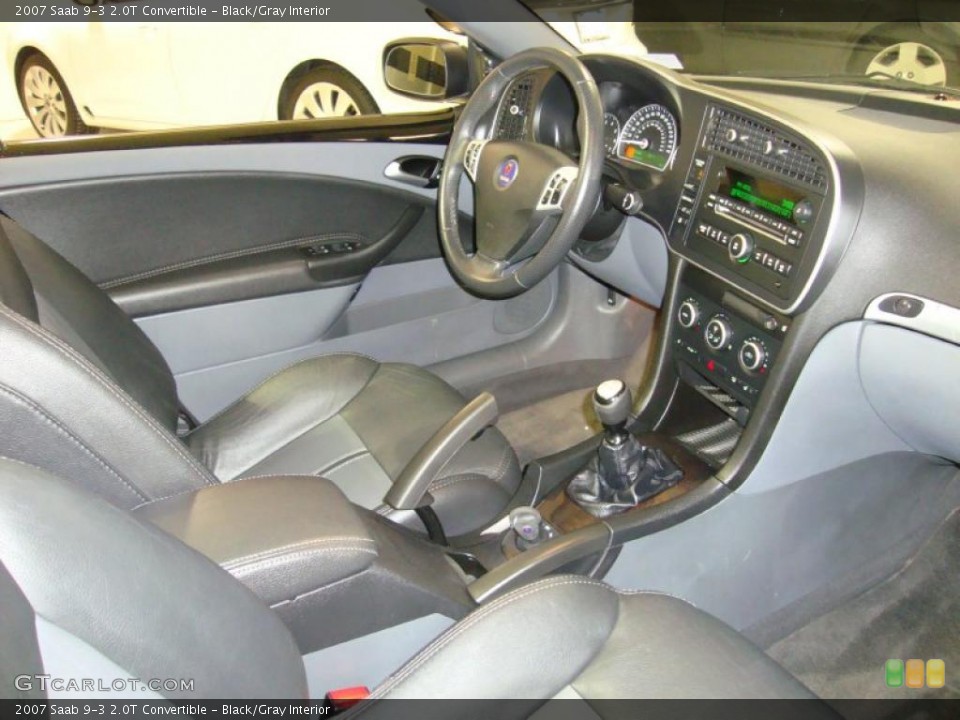 Black/Gray Interior Photo for the 2007 Saab 9-3 2.0T Convertible #42287015