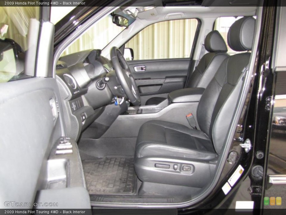 Black Interior Photo for the 2009 Honda Pilot Touring 4WD #42288743