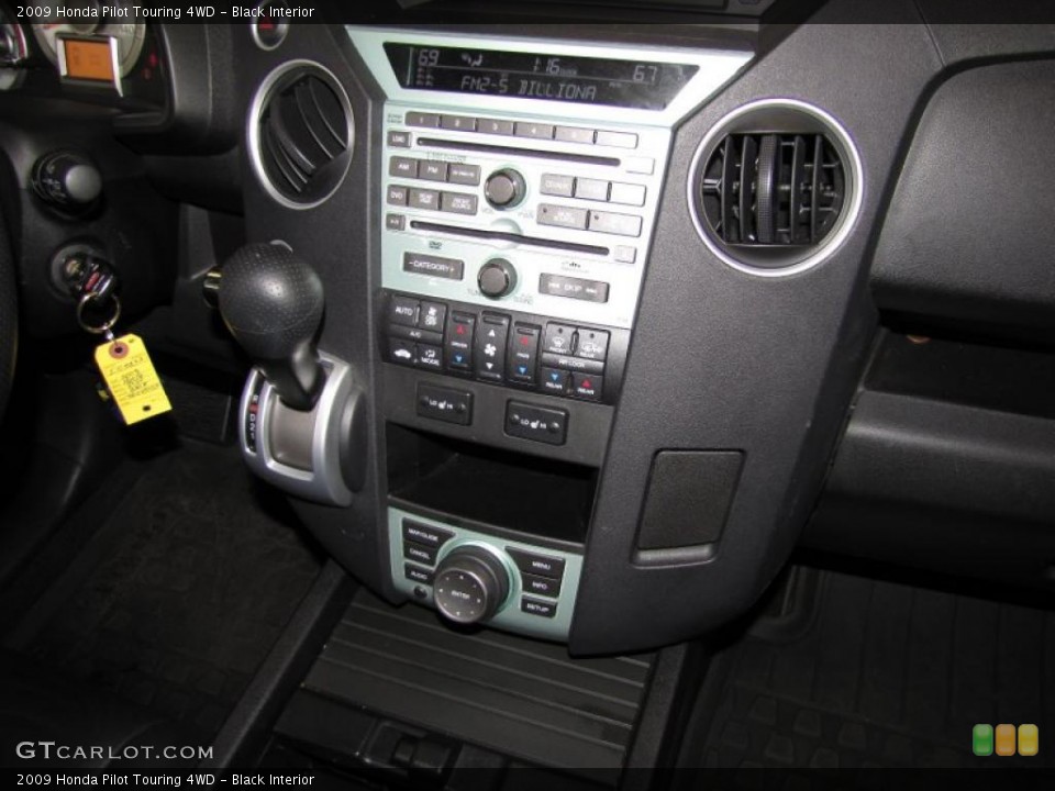 Black Interior Controls for the 2009 Honda Pilot Touring 4WD #42288851