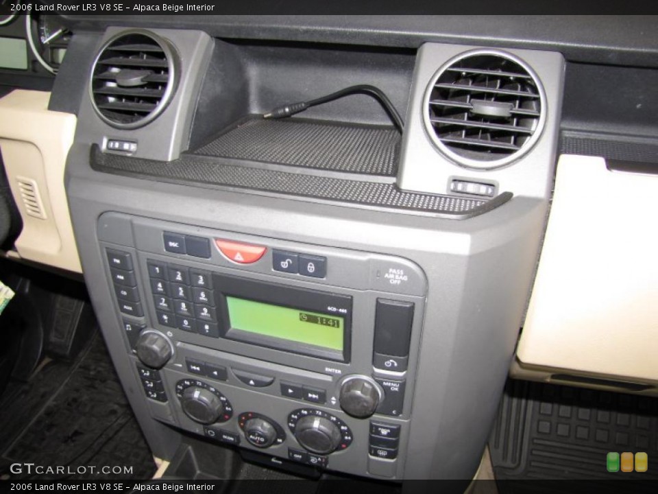 Alpaca Beige Interior Controls for the 2006 Land Rover LR3 V8 SE #42290111