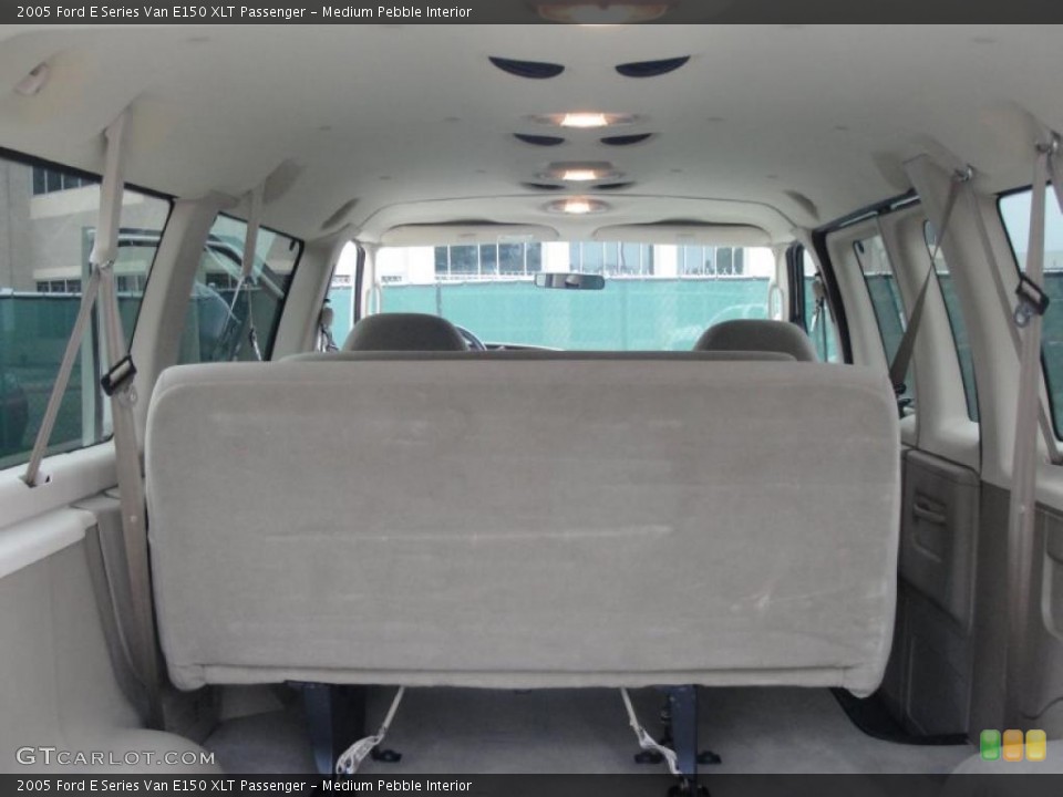 Medium Pebble Interior Photo for the 2005 Ford E Series Van E150 XLT Passenger #42290487