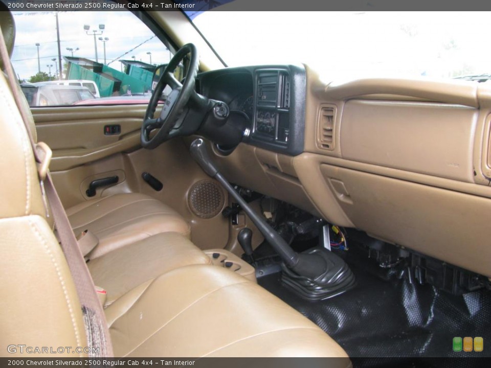 Tan Interior Dashboard for the 2000 Chevrolet Silverado 2500 Regular Cab 4x4 #42290815
