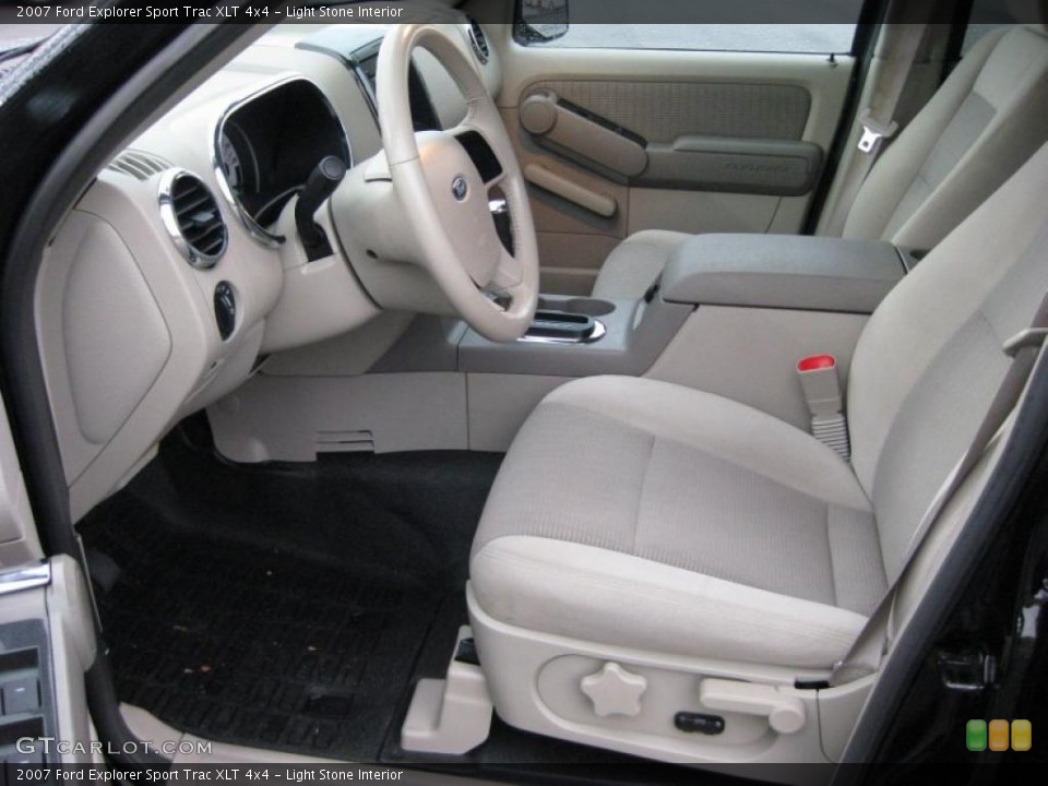 Light Stone Interior Photo for the 2007 Ford Explorer Sport Trac XLT 4x4 #42315359