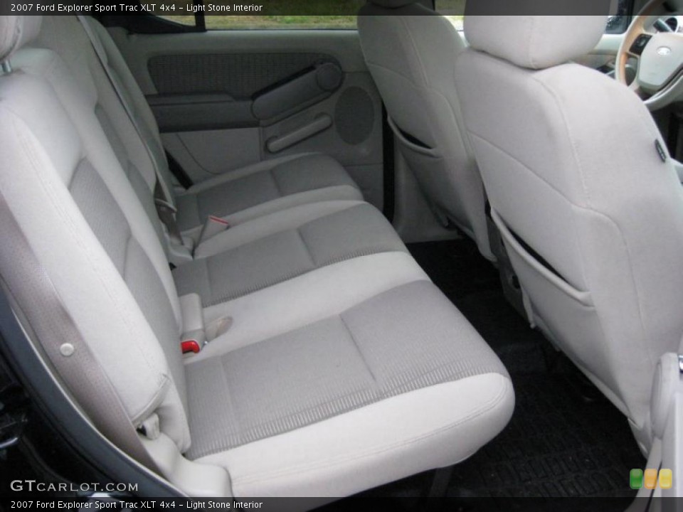Light Stone Interior Photo for the 2007 Ford Explorer Sport Trac XLT 4x4 #42315499