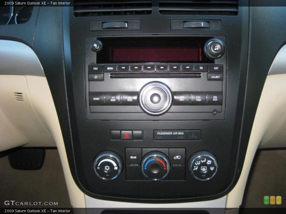Tan Interior Controls for the 2009 Saturn Outlook XE #42316527