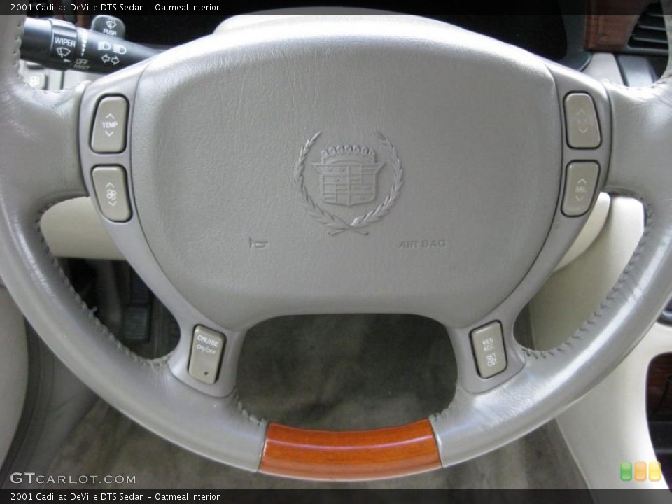 Oatmeal Interior Controls for the 2001 Cadillac DeVille DTS Sedan #42319539