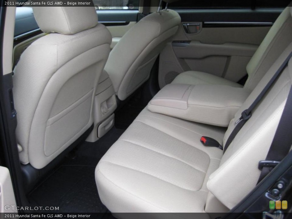 Beige Interior Photo for the 2011 Hyundai Santa Fe GLS AWD #42319823