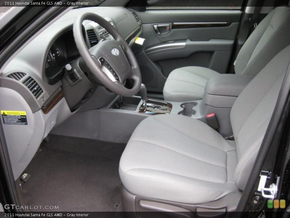 Gray Interior Photo for the 2011 Hyundai Santa Fe GLS AWD #42320200