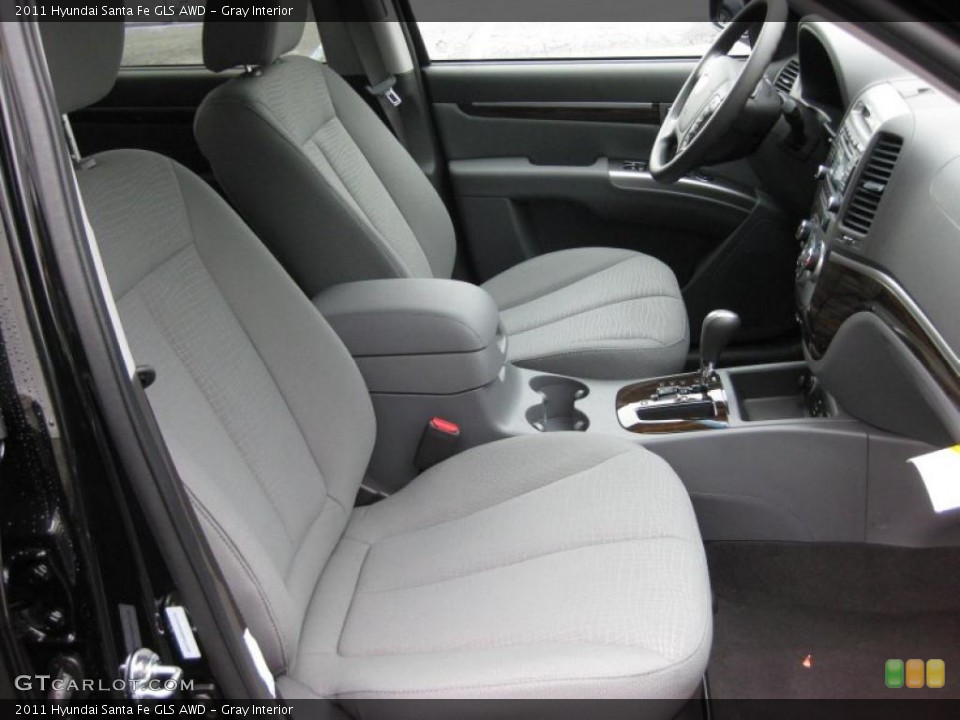Gray Interior Photo for the 2011 Hyundai Santa Fe GLS AWD #42320291
