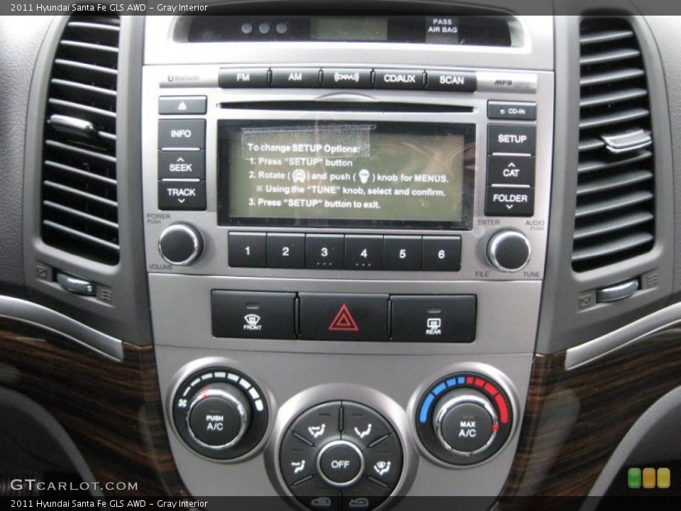 Gray Interior Controls for the 2011 Hyundai Santa Fe GLS AWD #42320399