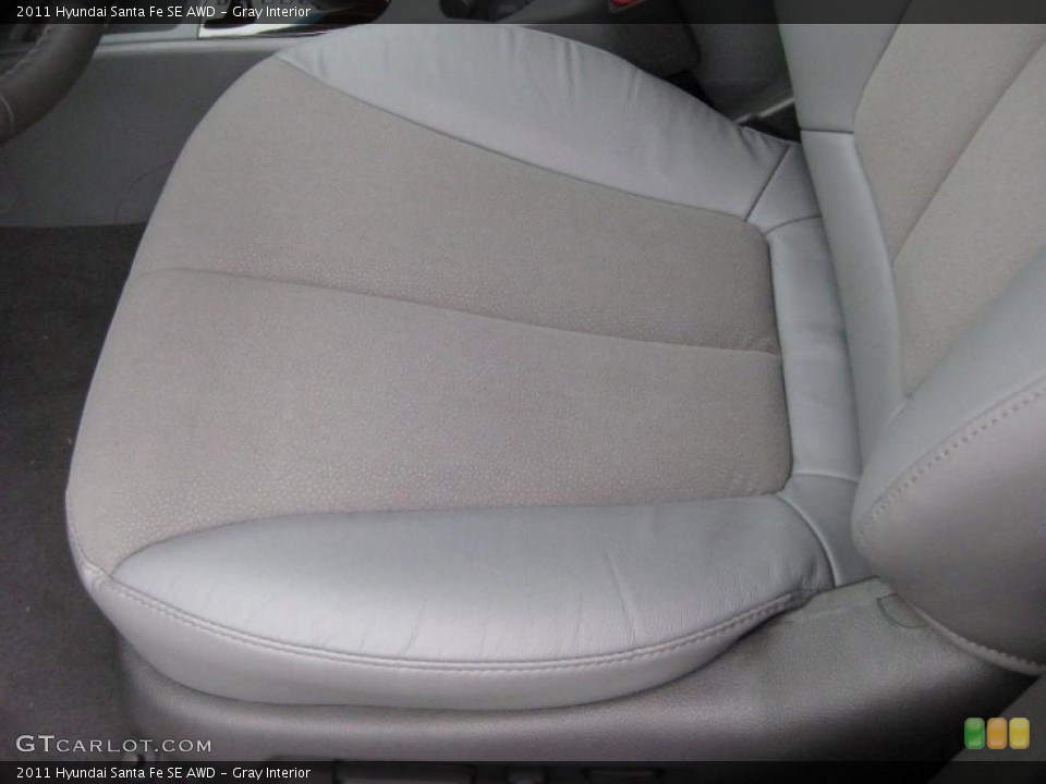 Gray Interior Photo for the 2011 Hyundai Santa Fe SE AWD #42320647