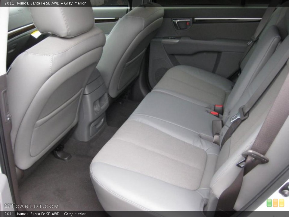 Gray Interior Photo for the 2011 Hyundai Santa Fe SE AWD #42320671