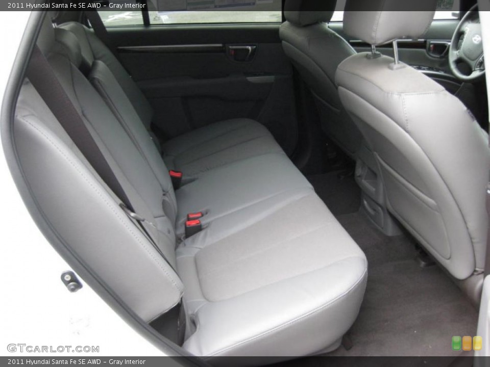 Gray Interior Photo for the 2011 Hyundai Santa Fe SE AWD #42320767