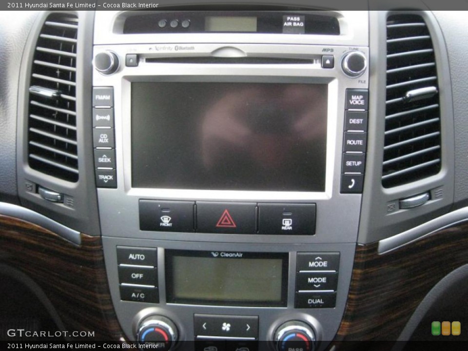 Cocoa Black Interior Controls for the 2011 Hyundai Santa Fe Limited #42324415