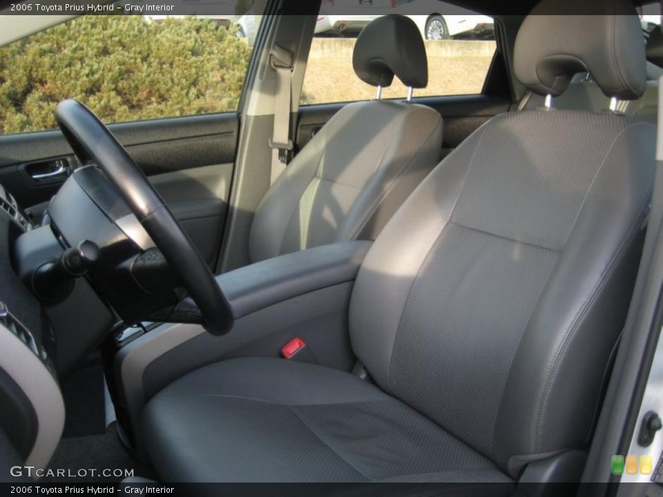 Gray Interior Photo for the 2006 Toyota Prius Hybrid #42324947