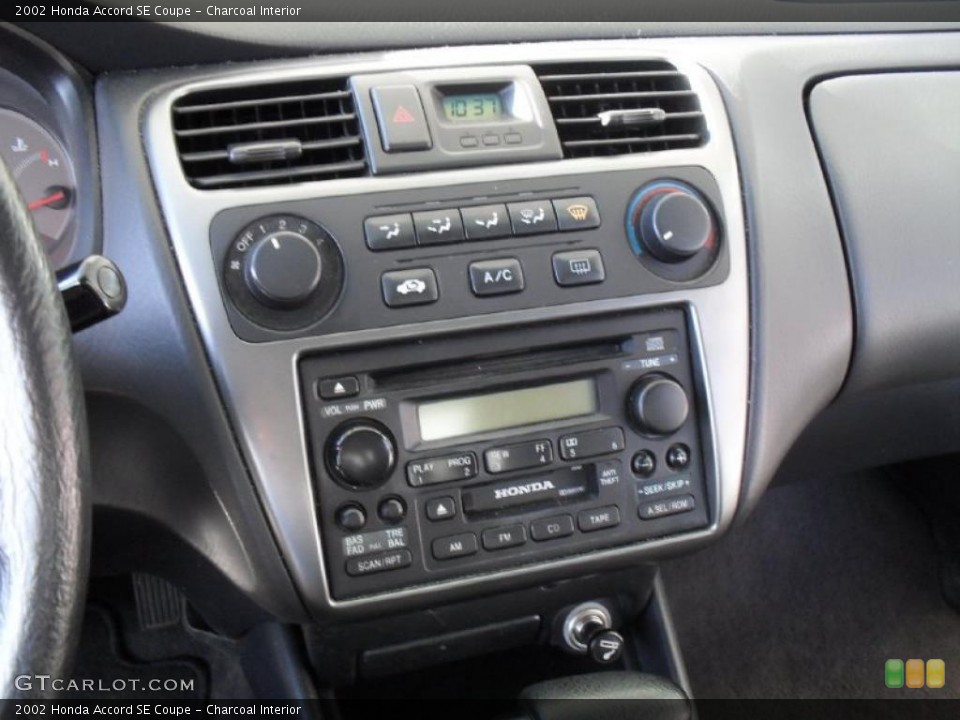 Charcoal Interior Controls for the 2002 Honda Accord SE Coupe #42338172