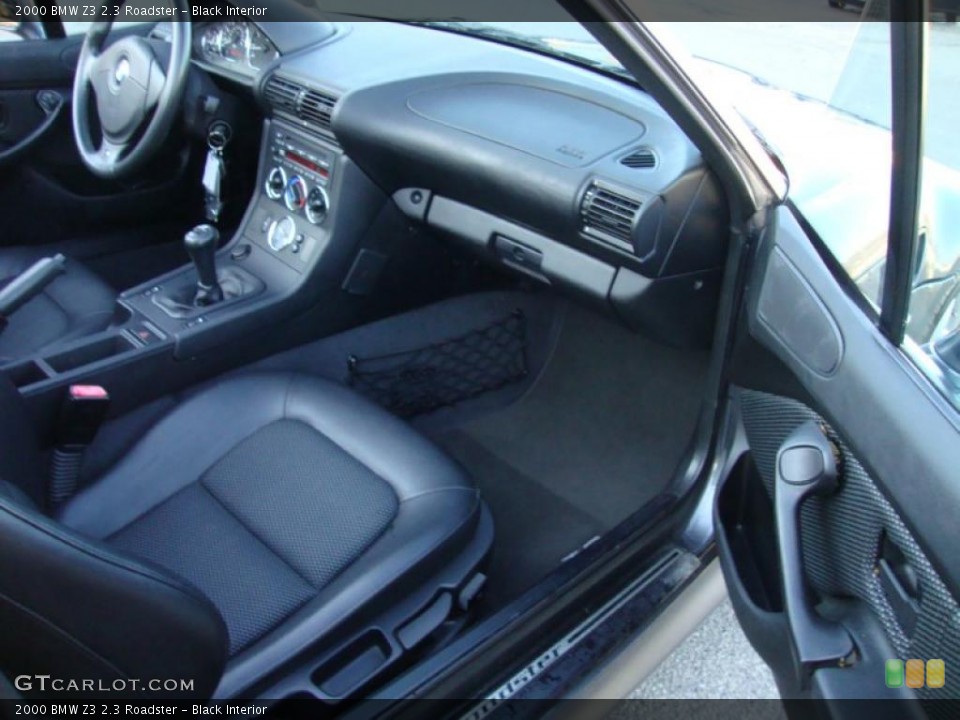 Black Interior Photo for the 2000 BMW Z3 2.3 Roadster #42338392