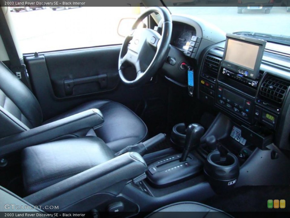 Black Interior Photo for the 2003 Land Rover Discovery SE #42339076