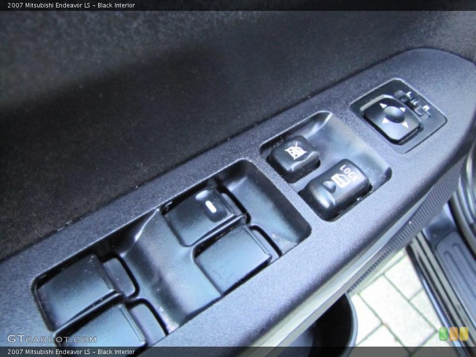 Black Interior Controls for the 2007 Mitsubishi Endeavor LS #42342632