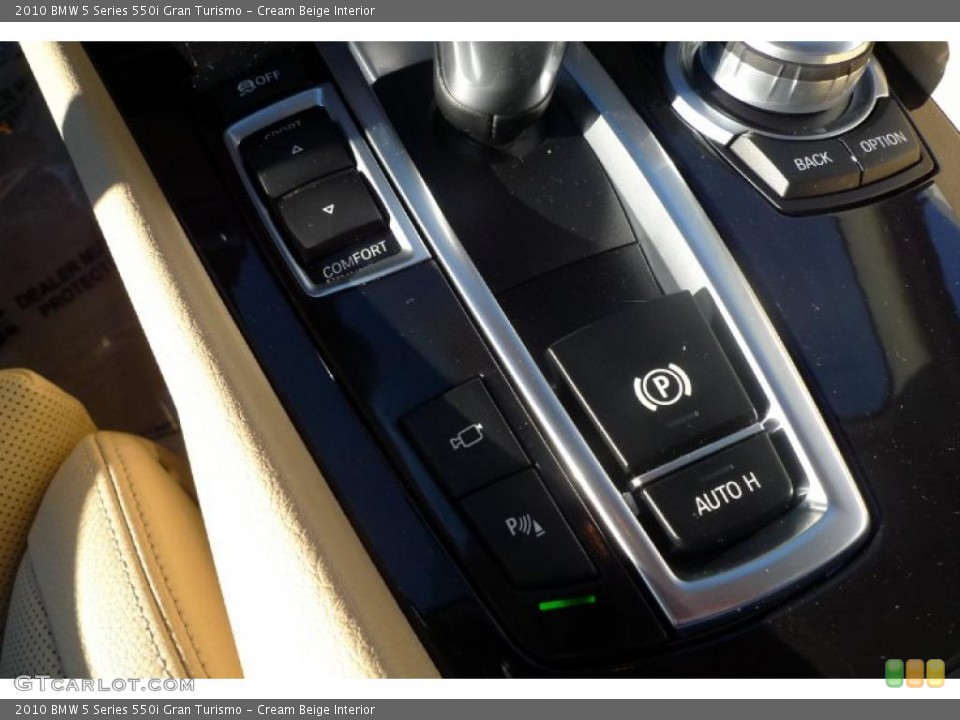 Cream Beige Interior Controls for the 2010 BMW 5 Series 550i Gran Turismo #42357501