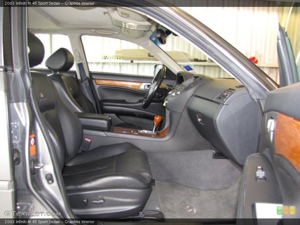 Graphite Interior Photo for the 2003 Infiniti M 45 Sport Sedan #42366721