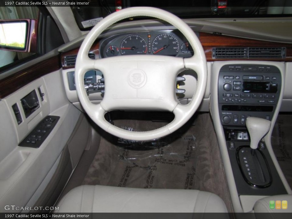 Neutral Shale Interior Steering Wheel for the 1997 Cadillac Seville SLS #42371152