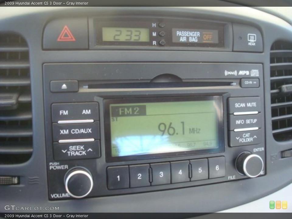 Gray Interior Controls for the 2009 Hyundai Accent GS 3 Door #42380331