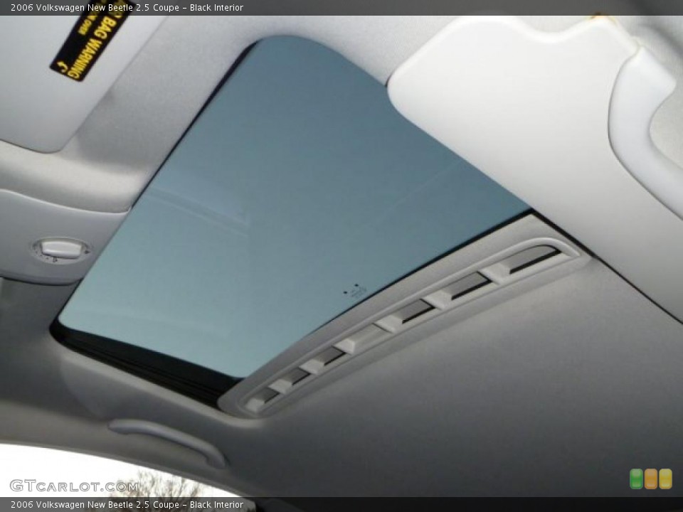 Black Interior Sunroof for the 2006 Volkswagen New Beetle 2.5 Coupe #42384143