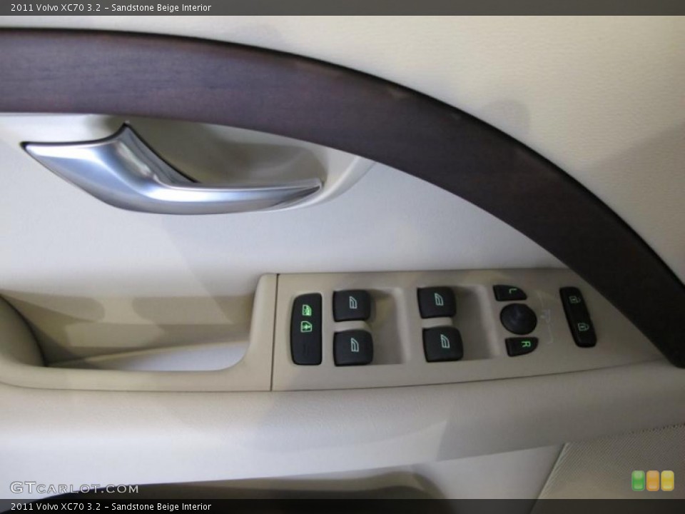 Sandstone Beige Interior Controls for the 2011 Volvo XC70 3.2 #42389655
