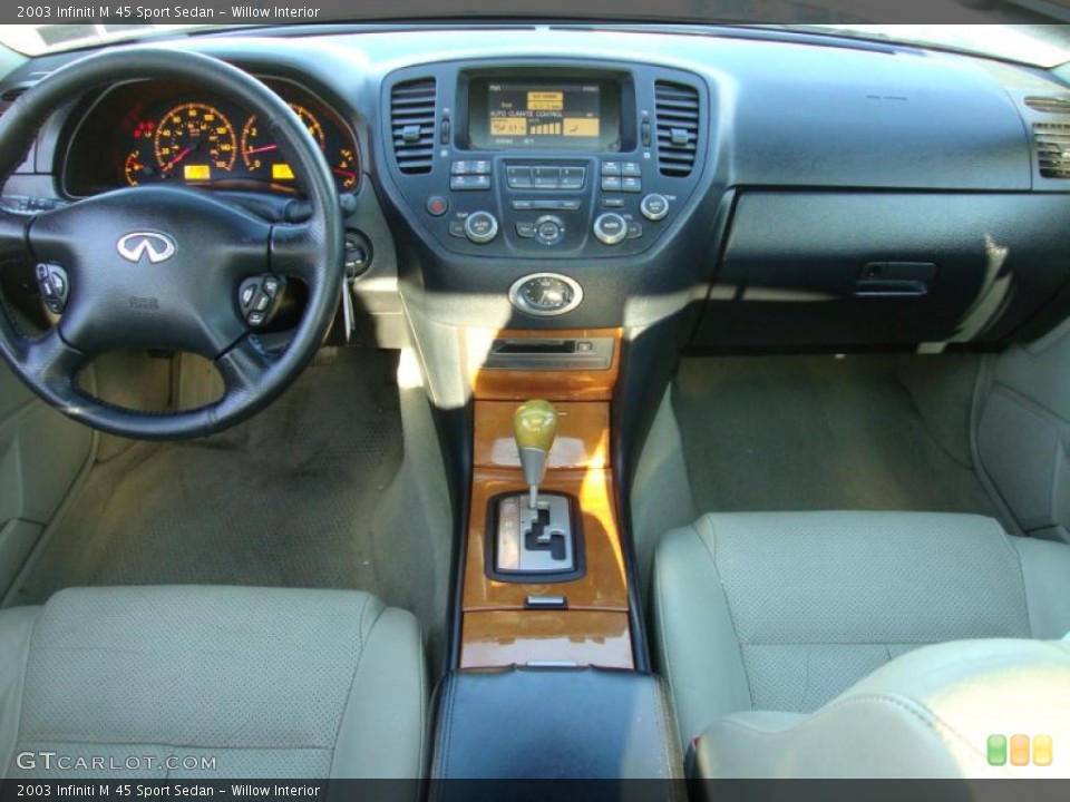 Willow Interior Dashboard for the 2003 Infiniti M 45 Sport Sedan #42402455