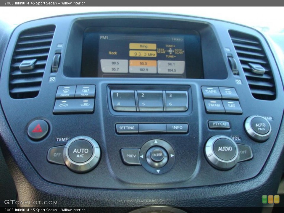 Willow Interior Controls for the 2003 Infiniti M 45 Sport Sedan #42402791