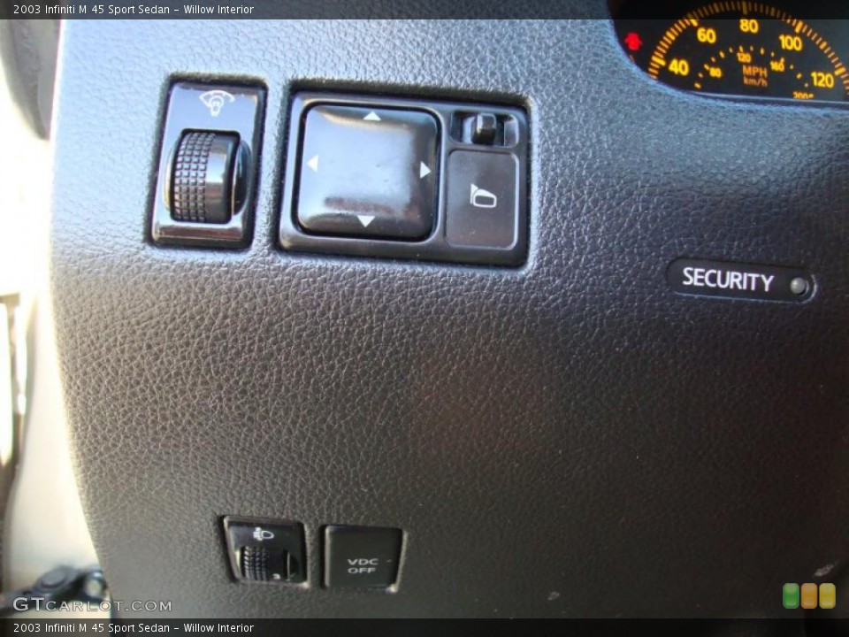 Willow Interior Controls for the 2003 Infiniti M 45 Sport Sedan #42402933