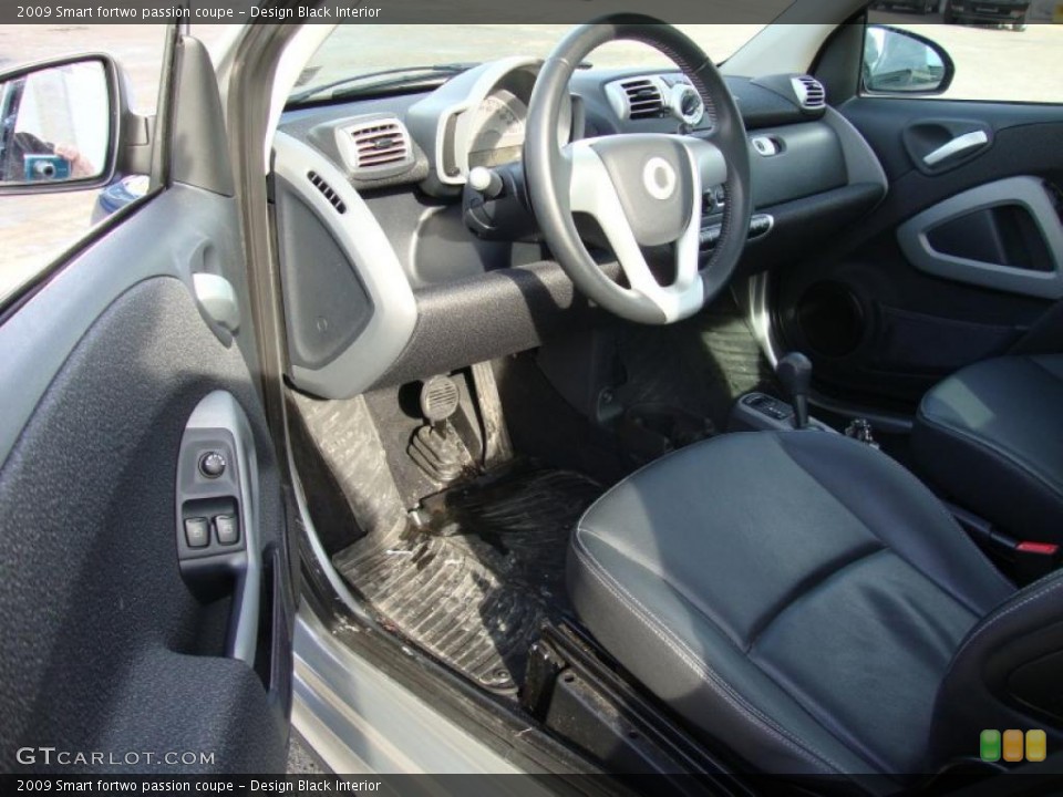 Design Black Interior Photo for the 2009 Smart fortwo passion coupe #42404023