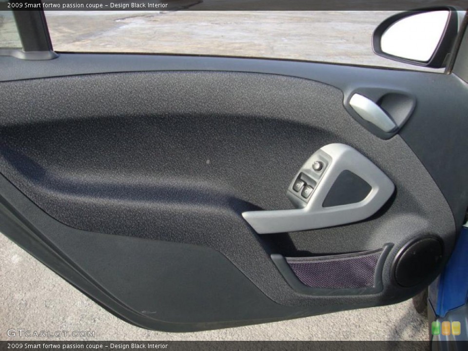 Design Black Interior Door Panel for the 2009 Smart fortwo passion coupe #42404043