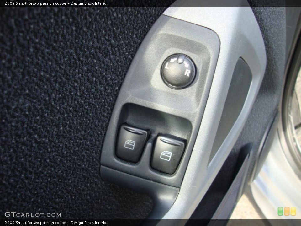 Design Black Interior Controls for the 2009 Smart fortwo passion coupe #42404063