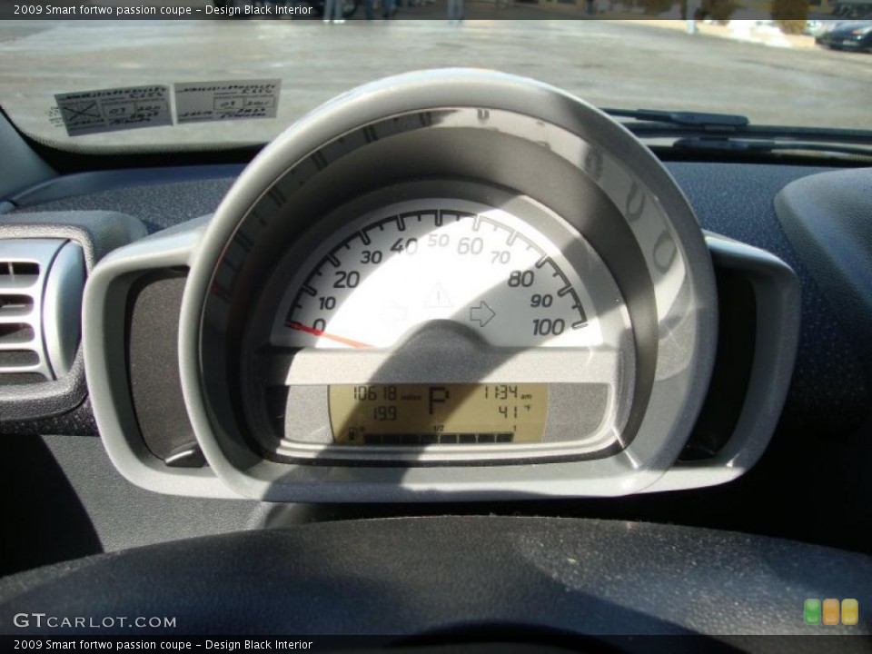 Design Black Interior Gauges for the 2009 Smart fortwo passion coupe #42404443