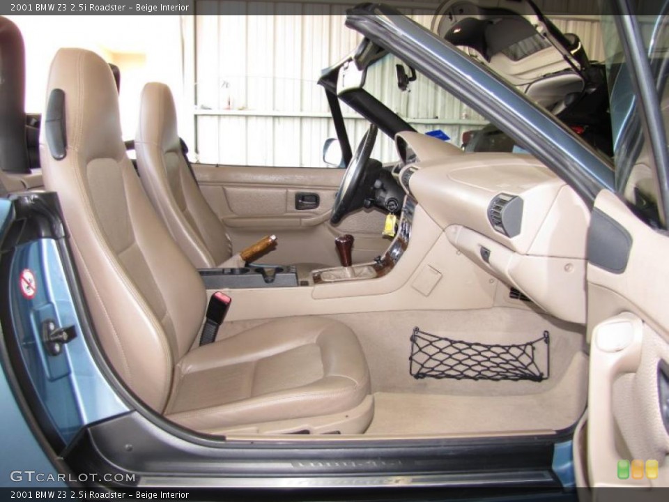 Beige Interior Photo for the 2001 BMW Z3 2.5i Roadster #42411200