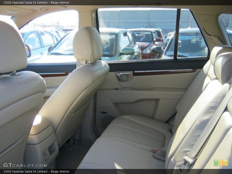 Beige Interior Photo for the 2009 Hyundai Santa Fe Limited #42411304