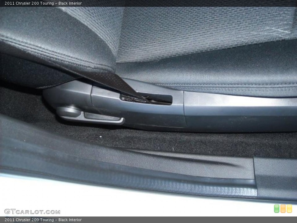 Black Interior Photo for the 2011 Chrysler 200 Touring #42411868