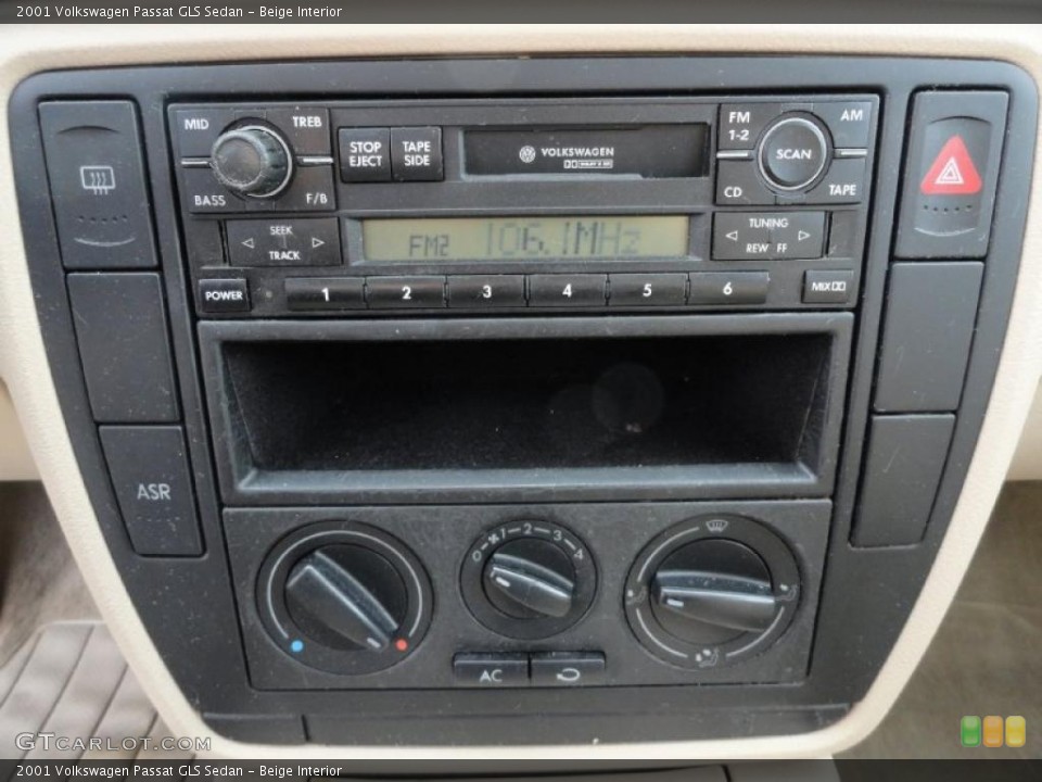 Beige Interior Controls for the 2001 Volkswagen Passat GLS Sedan #42413820