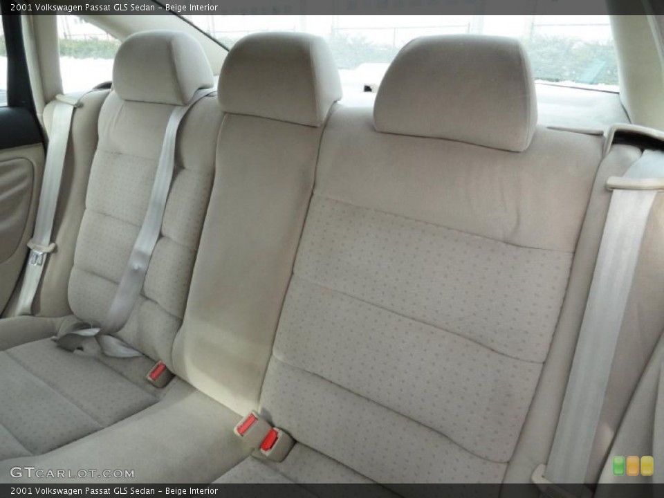 Beige Interior Photo for the 2001 Volkswagen Passat GLS Sedan #42413856
